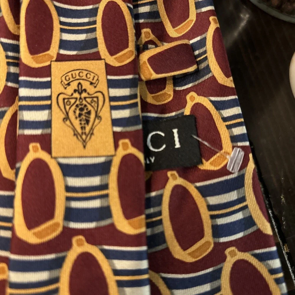 GUCCI Rare tie Red‎ all-over pattern silk from japan J3289